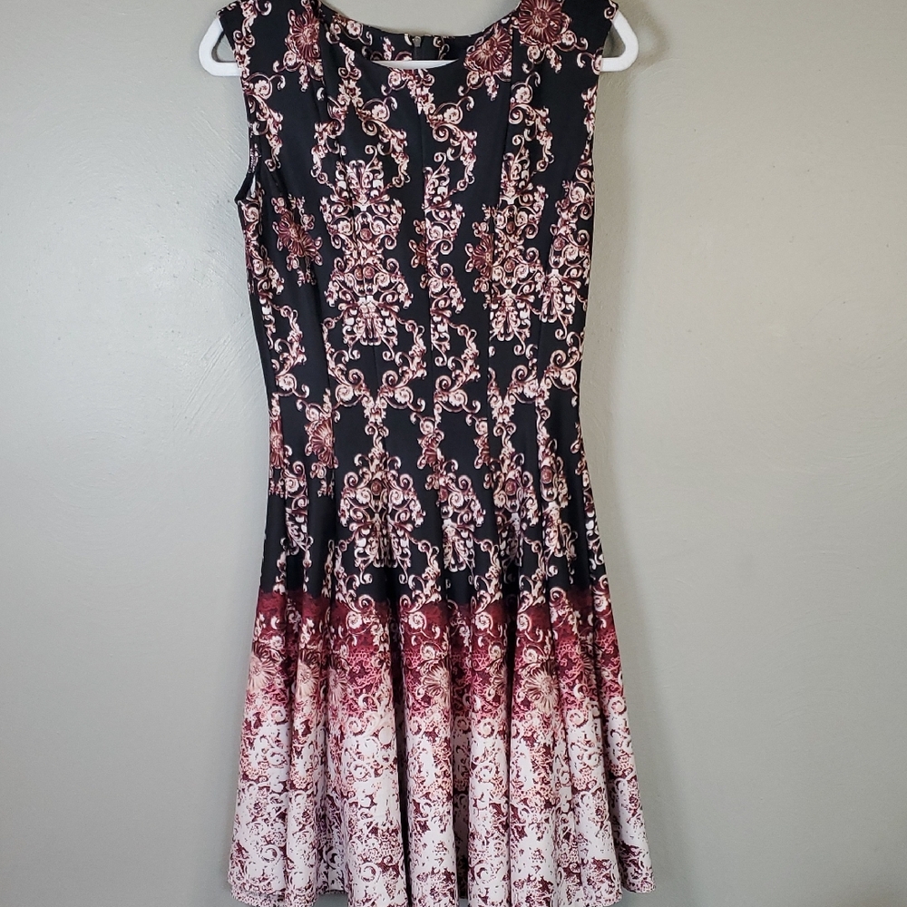 Danny & Nicole Sleeveless Dress W/ Fit & Flare Silhouette. Size 6